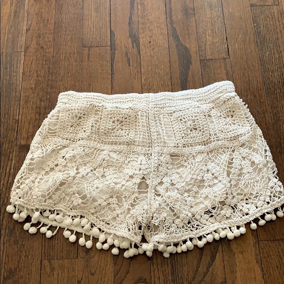 Pom Pom crochet shorts - Picture 2 of 2